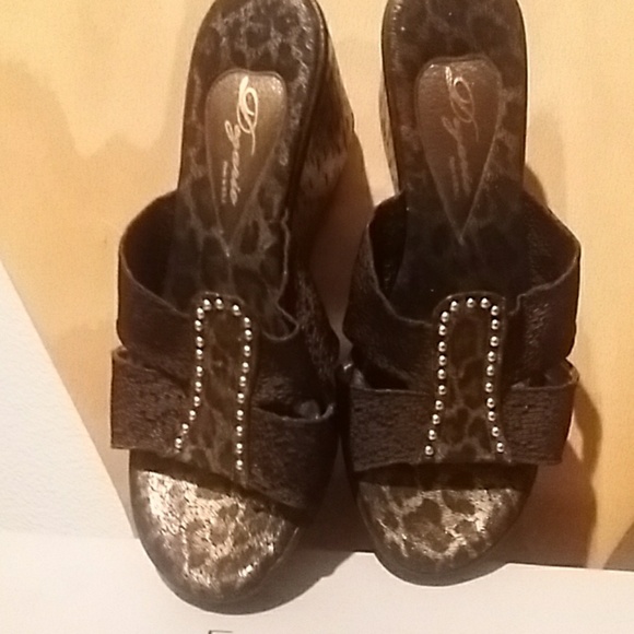 DEZARIO MADE IN USA OPEN TOED WEDGES - Picture 3 of 8